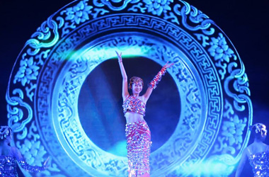 魔術(shù)表演、小丑雜耍、變臉、活體雕塑